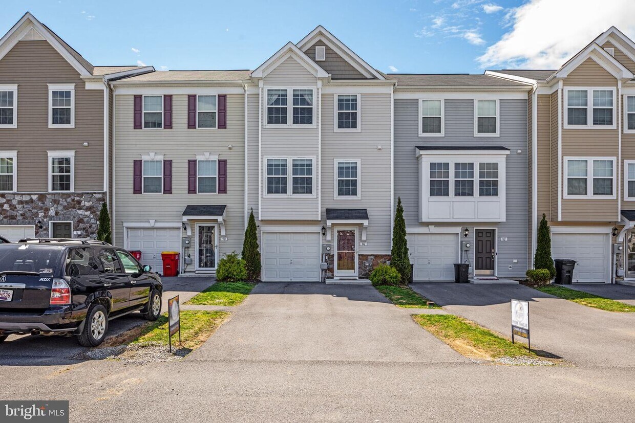 86 Teakwood Dr, Martinsburg, WV 25404 Townhome Rentals in Martinsburg WV