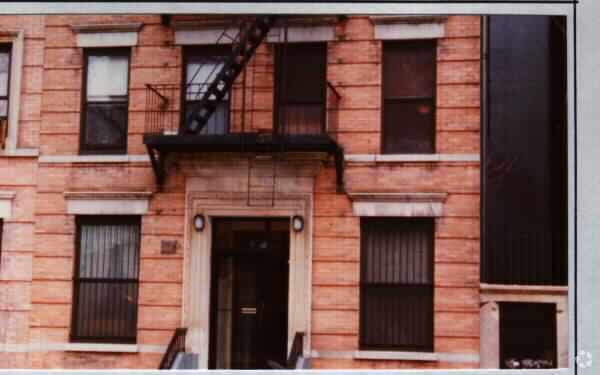 Primary Photo - 104 E 98th St