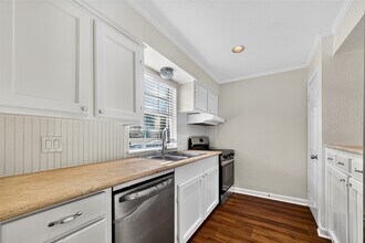 Building Photo - 2706 Mason St