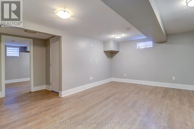 Building Photo - 962 Willowdale Ave