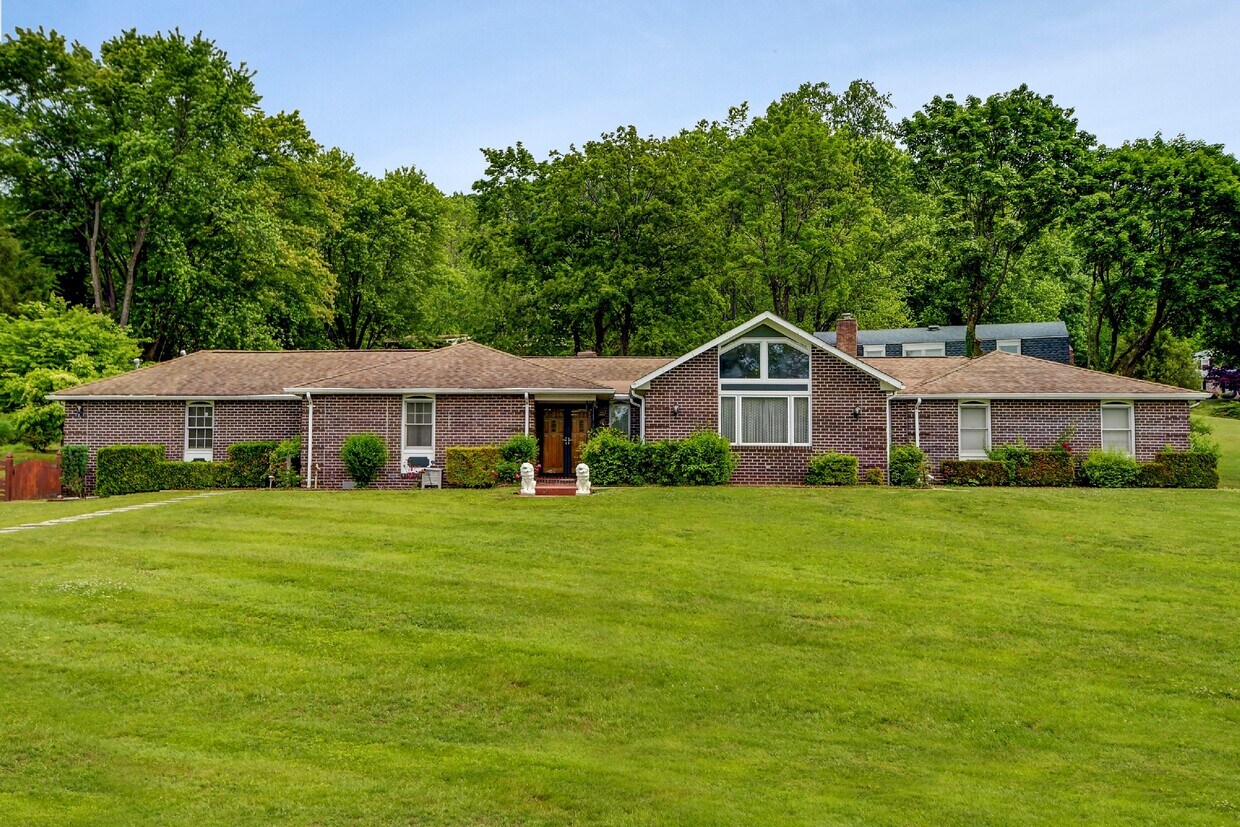 6 Linlow Ct, Towson, MD 21286 House for Rent in Towson, MD