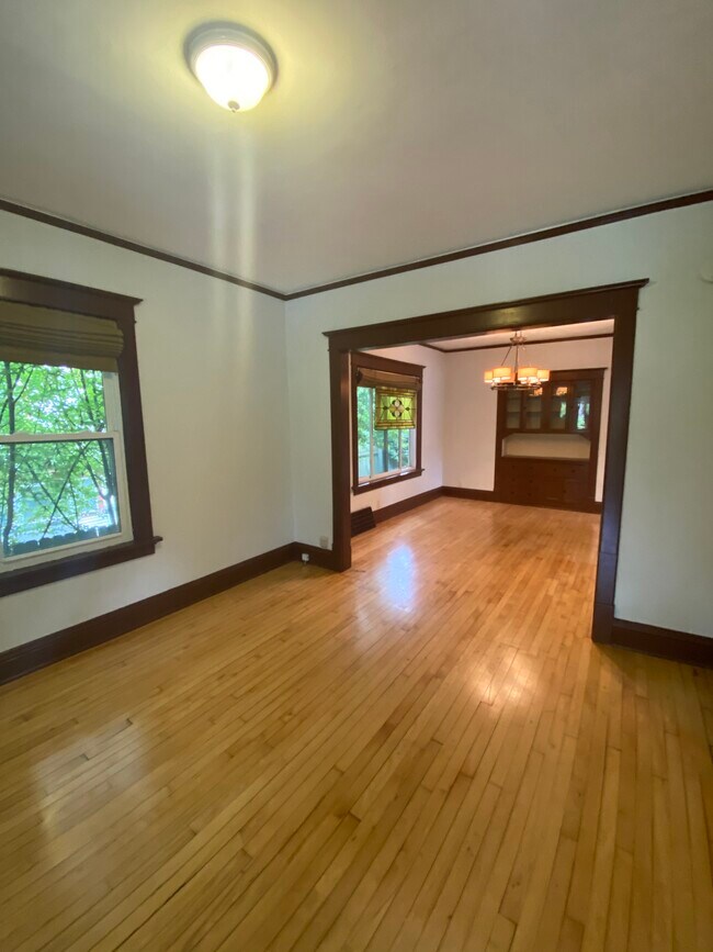 Building Photo - 2108 E Beverly Rd