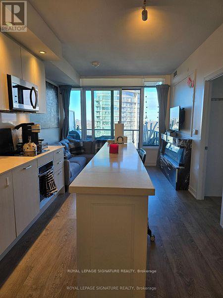 Building Photo - 1928 Lake Shore Blvd W