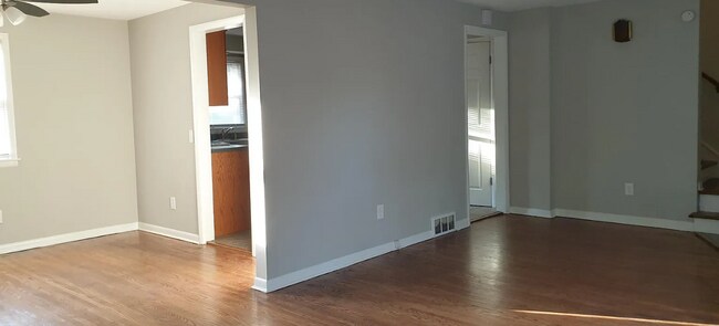 Building Photo - 1307 Genesee St