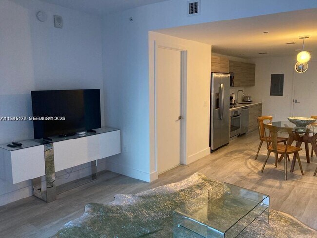 Foto del edificio - 121 NE 34th St