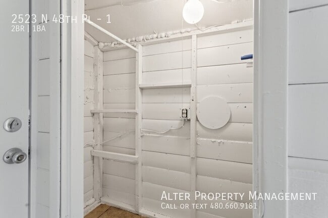 Building Photo - 2523 N 48th Pl