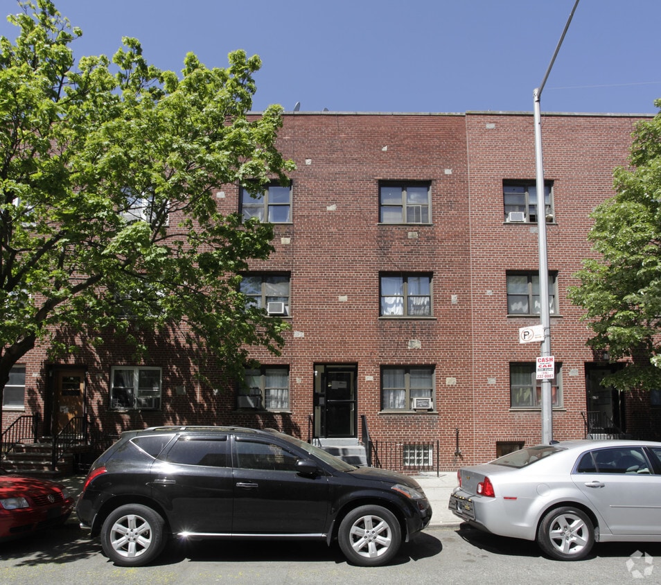 Foto del edificio - 41-26 53rd St