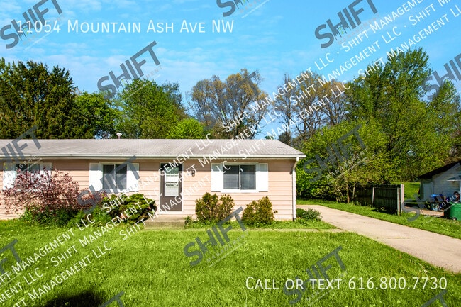 Foto del edificio - 11054 Mountain Ash Ave NW