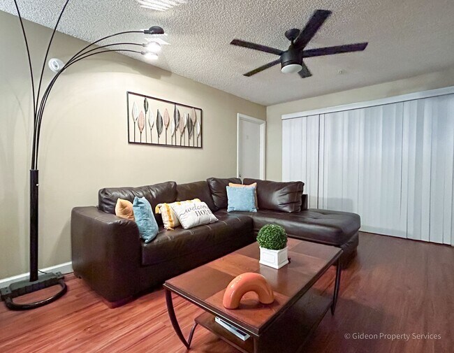 Foto del edificio - Beautiful 4/4 Condo in University Terrace
