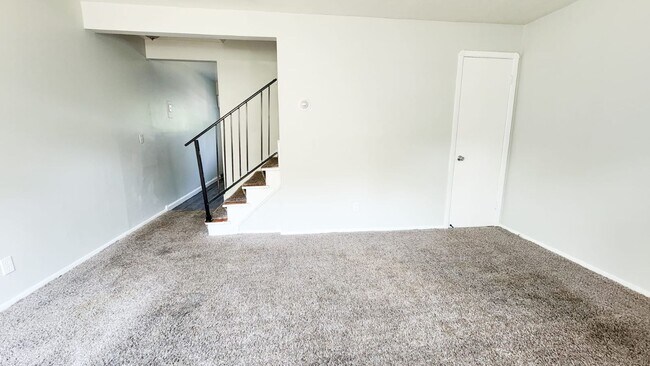 Building Photo - 5974 Glenway Dr