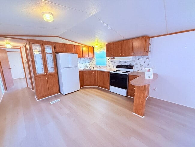 Photo - Single Wide Home 5 minutes to Wrightsville Beach and UNCW 2 bedroom with deck