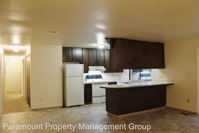 Foto del edificio - 3205 76th Ave NW