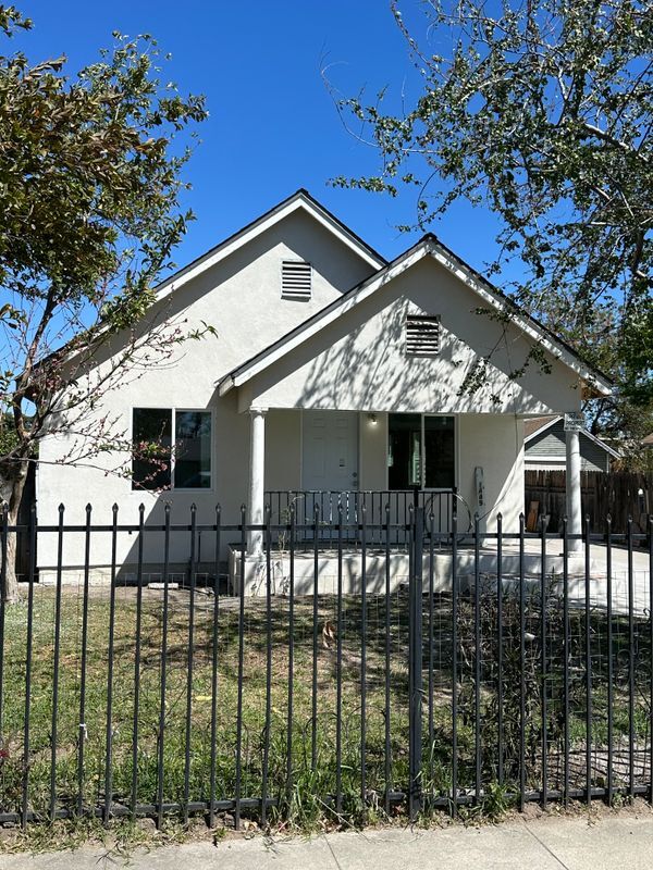 Foto principal - 1449 N Lugo Ave