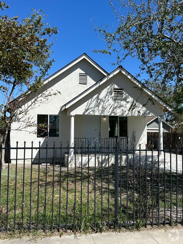 Building Photo - 1449 N Lugo Ave