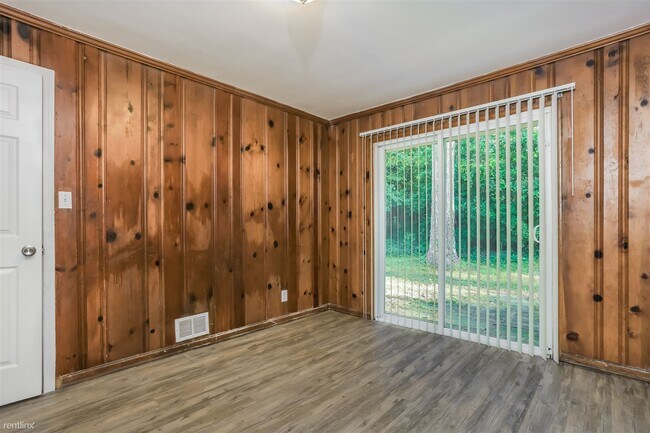 Building Photo - 3 br, 1 bath House - 117 HILLSDALE Drive