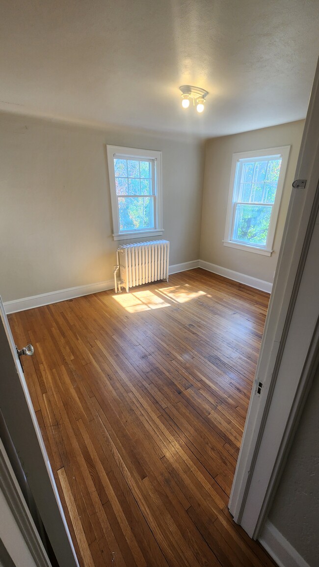 SE bedroom 2 - 2029 Edgerton St