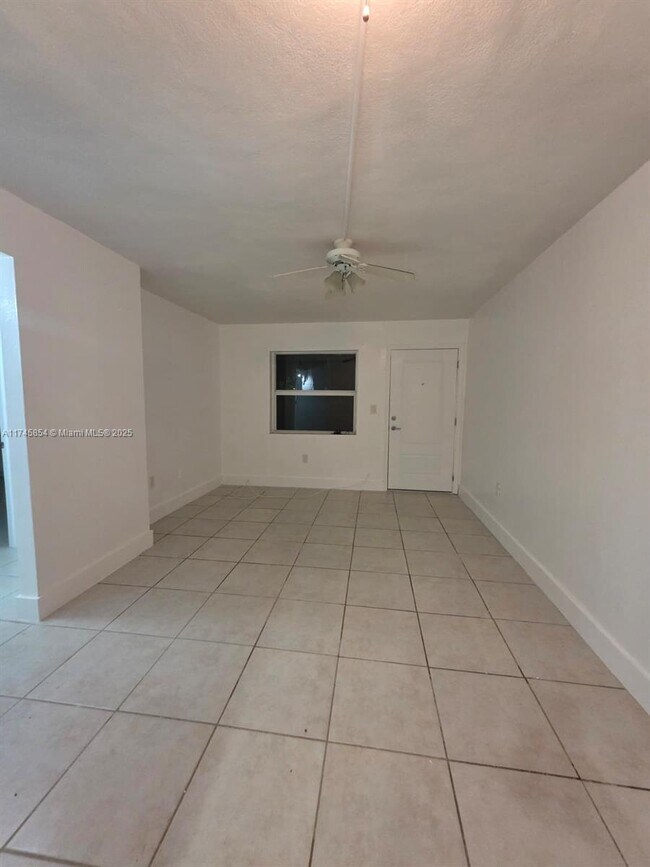 Building Photo - 8312 NE Miami Ct