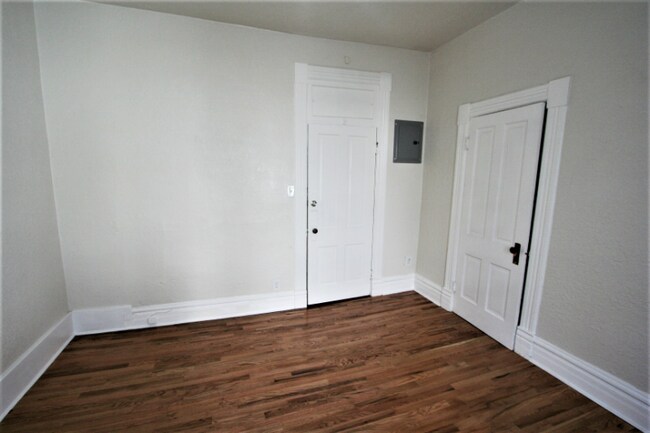 Foto del edificio - 1247 N Clarkson St