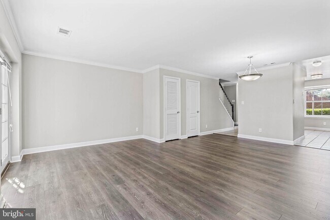 Building Photo - 3842 Chesterwood Dr