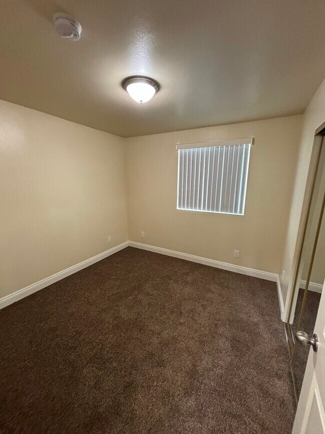 Foto del edificio - 739 E 79th St