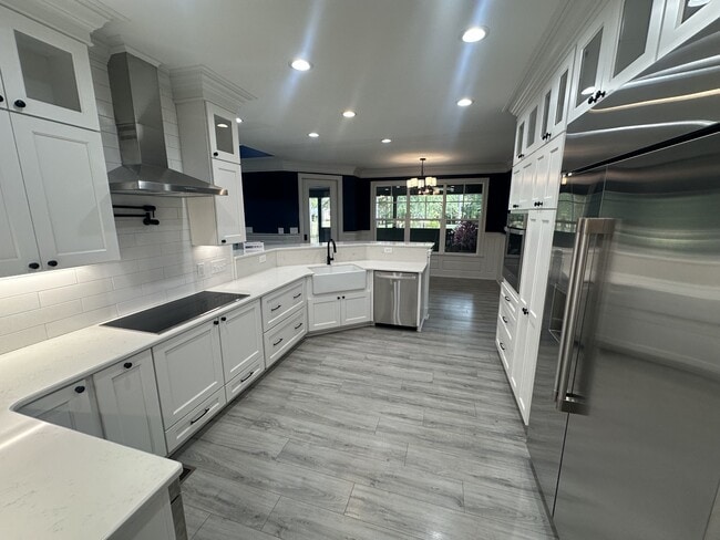 Building Photo - 253 Shawcroft Rd
