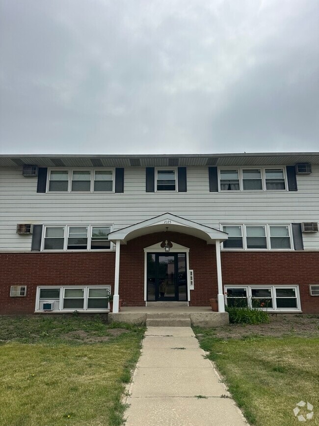 Building Photo - 1025 N Farnsworth Ave