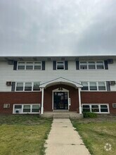 Building Photo - 1025 N Farnsworth Ave