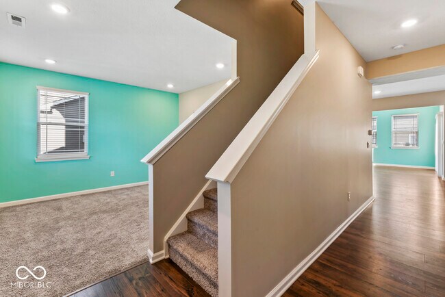 Foto del edificio - 6874 Nottingham Ln