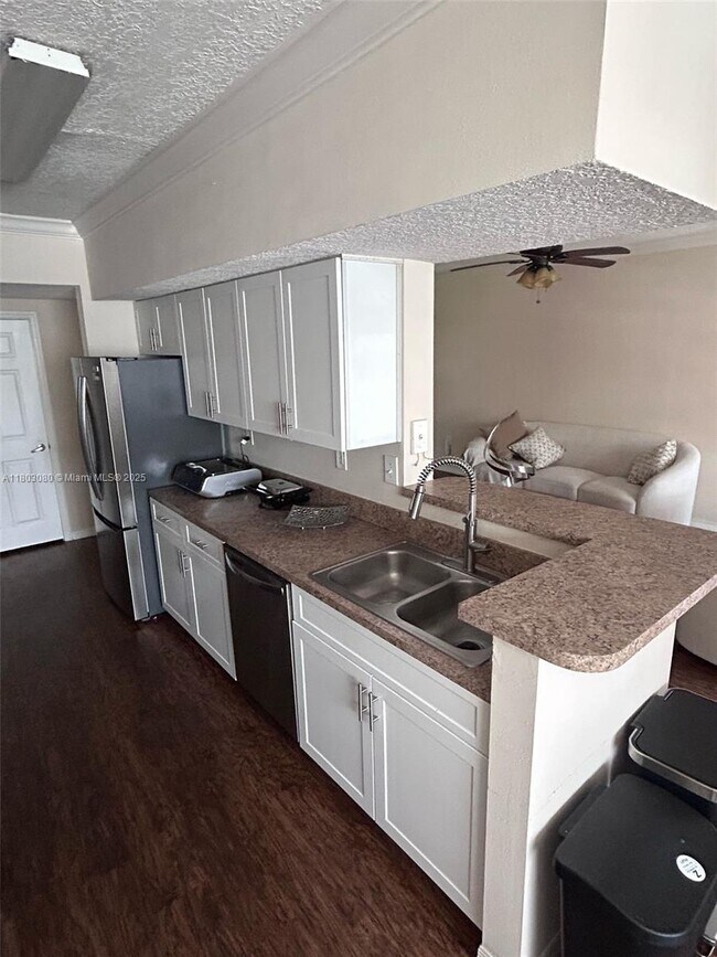 Foto del edificio - 11631 SW 2nd St