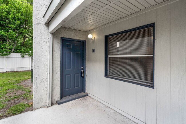 Foto del edificio - 1BD/1BA Apartment off Curry Ford in Henley Park Apartments!