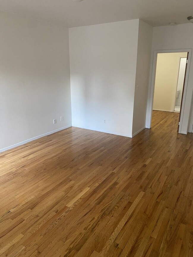 Foto del edificio - 310 E 85th St