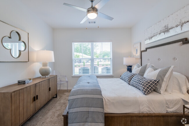 2BR, 2BA - 976SF - Bedroom - Retreat at Arden Farms