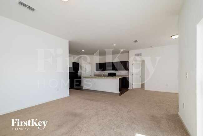 Building Photo - 343 Eaglecrest Dr