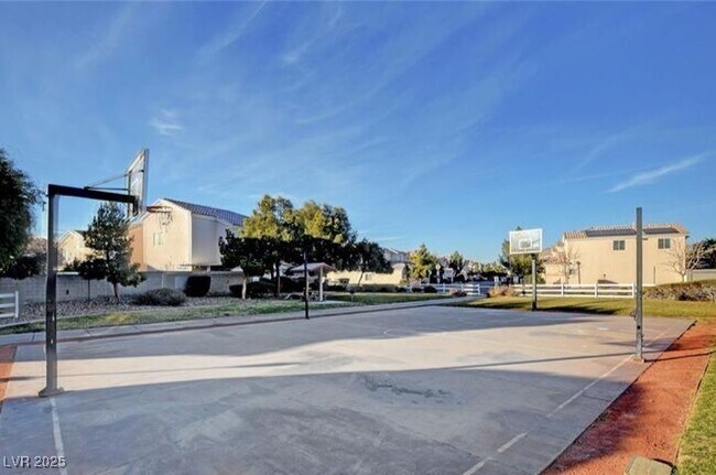 Foto del edificio - 6412 Extreme Shear Ave