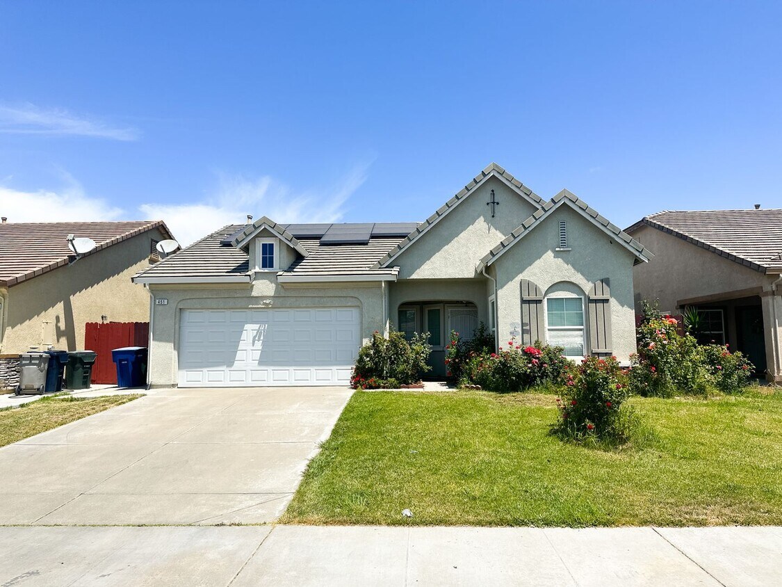 Foto principal - Cute As A Bug 3/2 Natomas Home (PLEASE REA...
