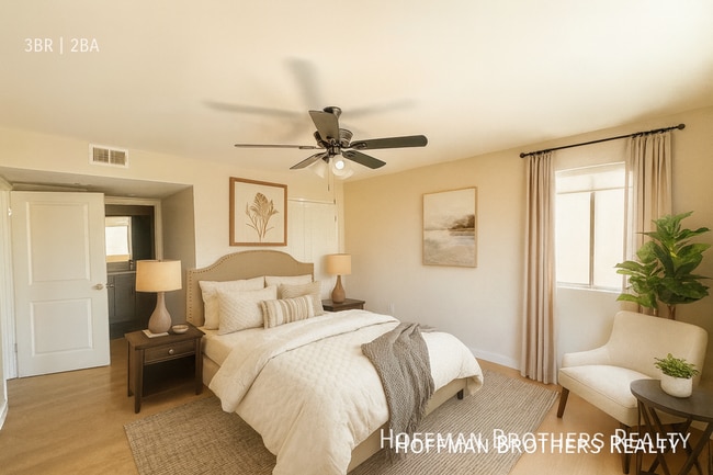 Building Photo - 11941 Weddington St