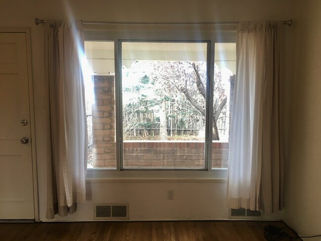 Foto del edificio - 1225 Vitalia St