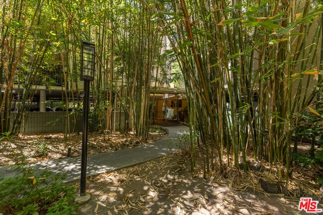 Foto del edificio - 5213 Raintree Cir