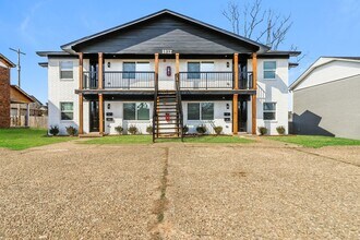 Building Photo - 1812 Sanford Dr