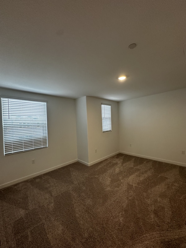 Building Photo - 1735 Eiffel St
