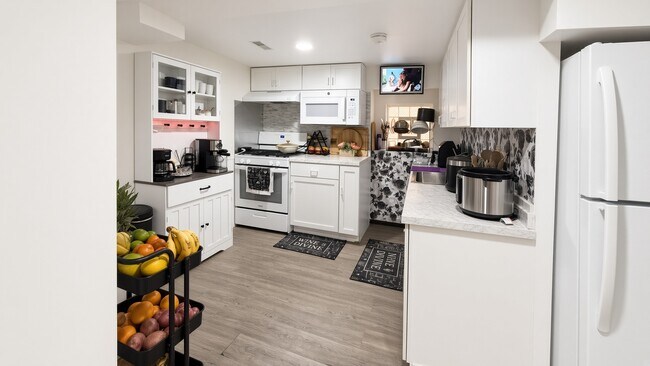 Foto del edificio - 2840 N Rutherford Ave