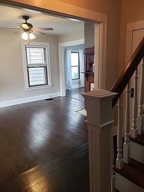 Entryway - 303 E 21st St