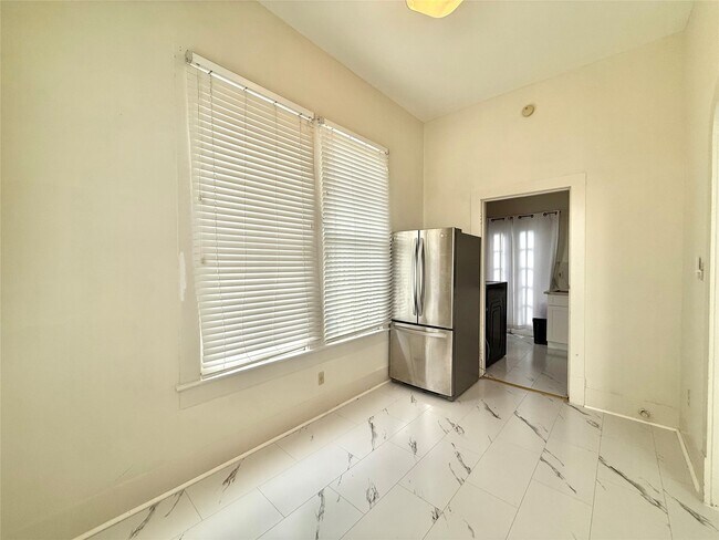 Building Photo - 1427 Church St