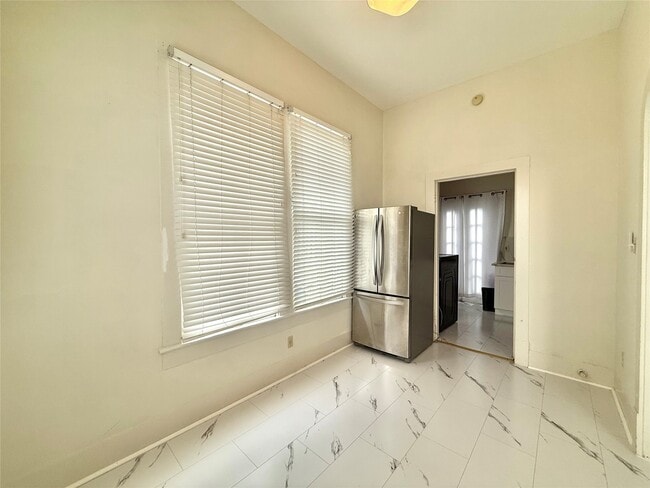 Building Photo - 1427 Church St