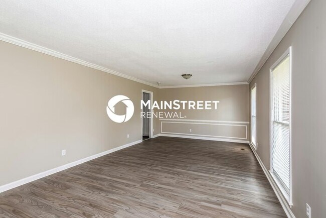 Foto del edificio - 3 Bedroom Pet-Friendly Home in Tarrant, AL with Main Street Renewal
