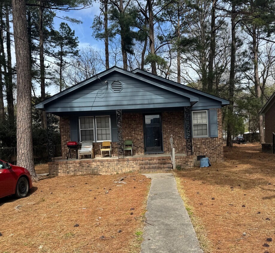 Foto principal - 1408 N Oakwood Dr