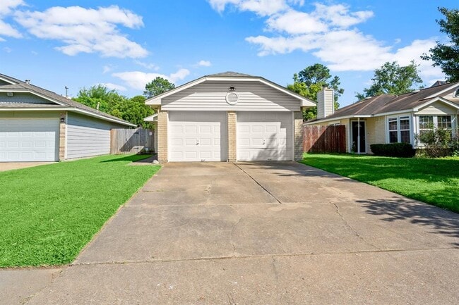 Building Photo - 11811 Oakner Dr