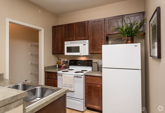 1BR, 1BA - 610SF Kitchen - Carmel Apartments