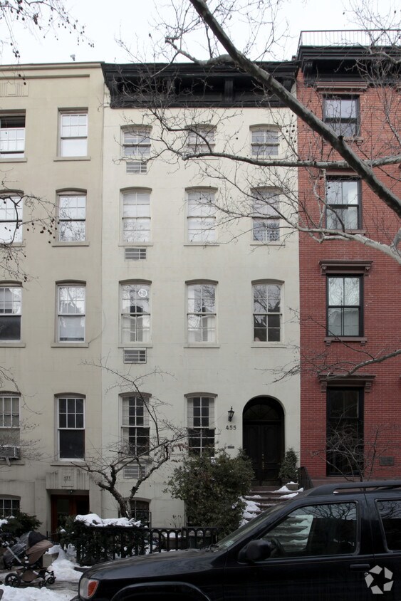 Building Photo - 455 W 21st St