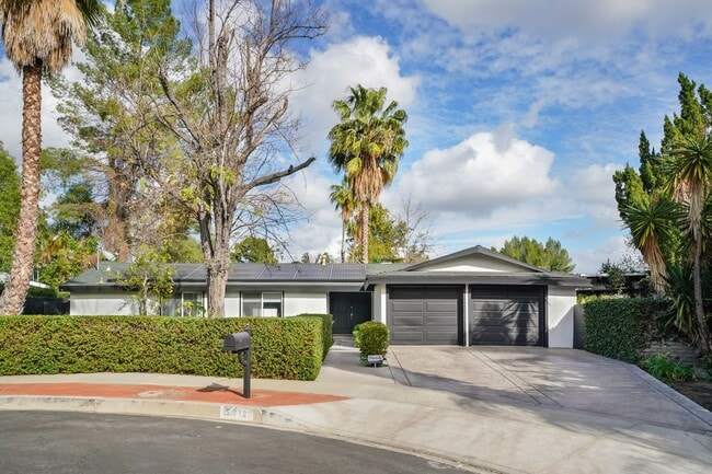 Building Photo - 5812 Comanche Ave